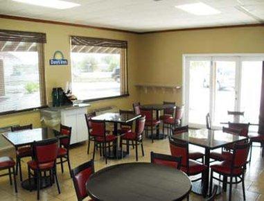 Days Inn By Wyndham San Antonio Splashtown/Att Center Extérieur photo